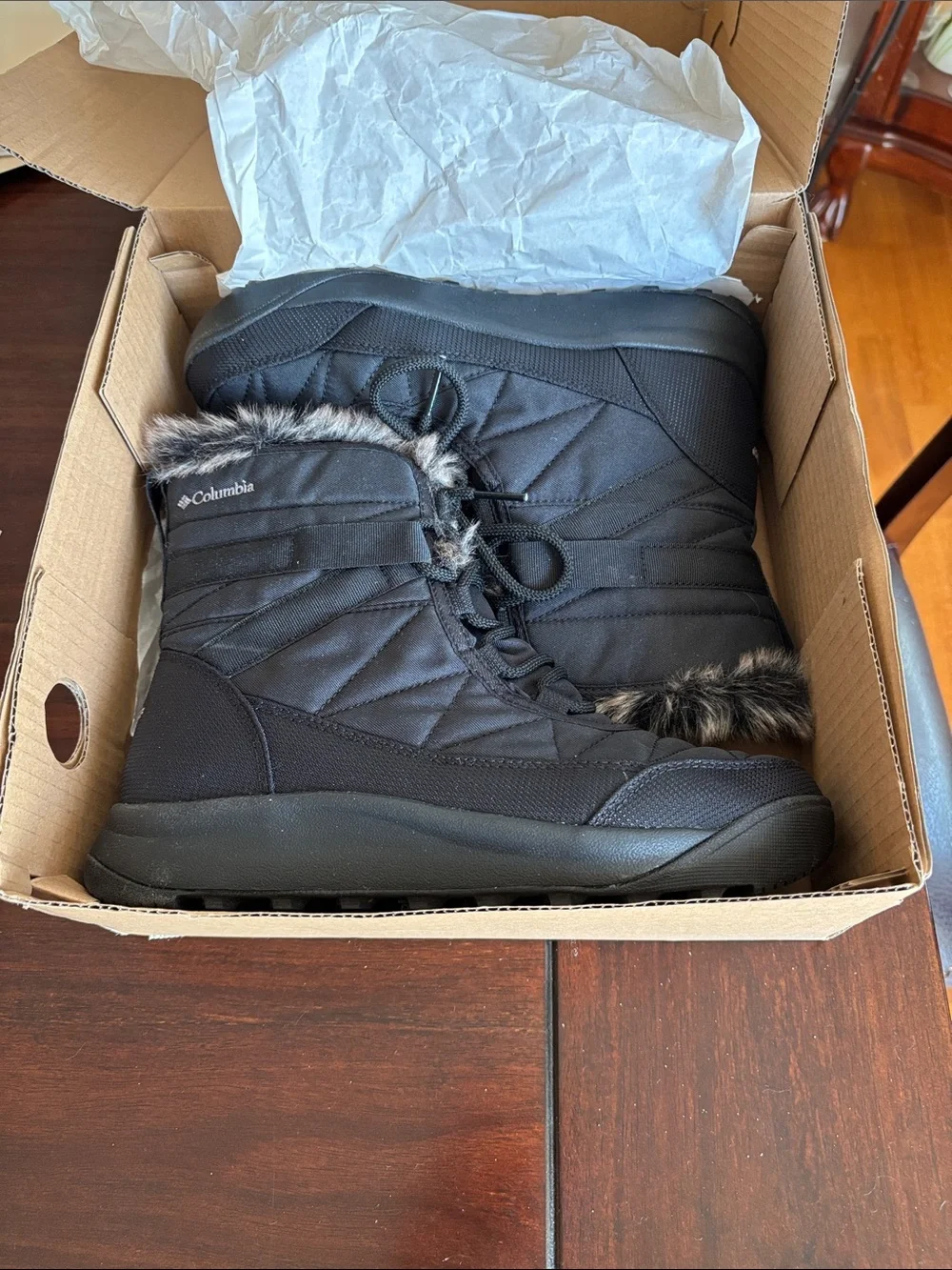 Columbia Black Women’s Insulated Lace-Up Winter Boot with Faux Fur Collar